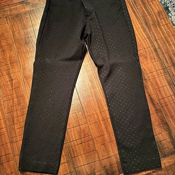 Old Navy Black Polka Dot Pixie Pants - Picture 1 of 3